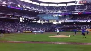 Bubba Watson throws first pitch at NY Mets (2012)