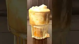 Caf&eacute; con leche de coco y hielo #coffeedrinks #drink #cafefrio #cafehelado