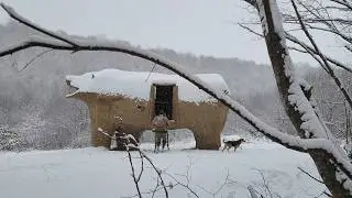 Three day extreme winter wilderness survival holiday in giant bear hut!