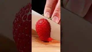 Perfect #Strawberry #Slicing 🍓 So Satisfying! #asmr #knife #sharp #food  #oddlysatisfying