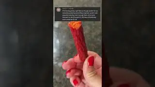Я попробовал мясные палочки Takis.