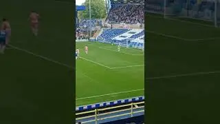 ANDERSON & BACUNA HAVE A DEFINITE ON FIELD RELATIONSHIP GROWING .. Cutting through Leeds defence!