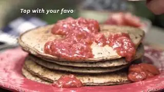 Michelle Lewin Diet: Banana Blueberry Pancakes / Panquecas de banana y ar&aacute;ndanos