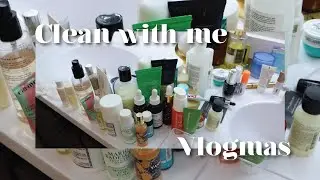 VLOGMAS DAY 10, 2020 // CLEAN WITH ME