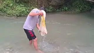 Net fishing in small stream || unlucky day 