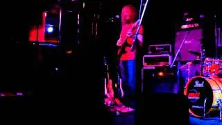 Guthrie Govan talks about (and plays like) Jeff Beck