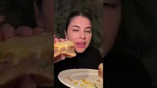 Best burger in New York City #nyc #newyorkcity #burger #food #tastetest #mukbang #mukbangers #foodie