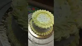 simple cake design #viralshort #pineapplecake #ytshortsvideo #birthdaycake #cakeidea #yellowcake