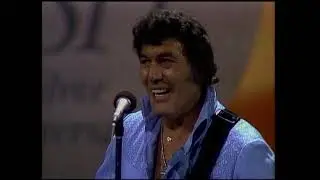 Carl Perkins duet with Johnny Cash - Cash Silver Anniversasy The First 25 years1980 Blue Suede Shoes