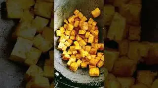 Paneer pyaja#different style me #Lajeej 😋😋