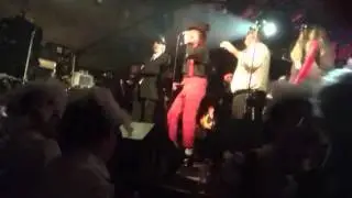 Massa singing 