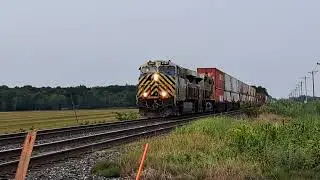 fouled horn! cn 2767 leads cn 121 through st hilaire Qc