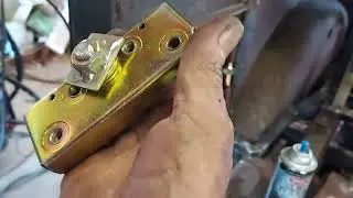 1929 chrysler Pass Bear claw latch install