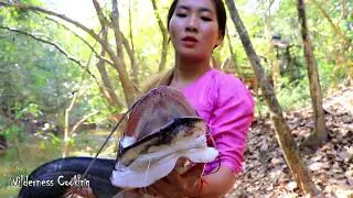 Wow!! Cooking Squids found in Big Fish Stomach Eat Delicious in Forest!