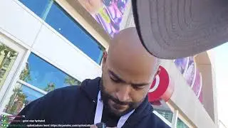 Picking up our TwitchCon badges!!