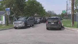 2 men with guns run from traffic stop near St. Mary's University, SAPD says