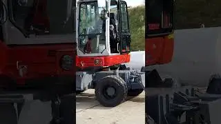 D&eacute;couvrez la toute nouvelle pelle sur pneus TB370W Takeuchi 🔥 #btp #tp #chantier #construction cons