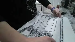 Experimental Recovery Craft - NO-SEW BANDANA SHOULDER BAG - Another Dollar Store Transformation!