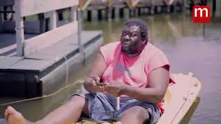 KOBISI AMGOMEA DUDE KUSHIKA NCHA MUHIMU KULIKO SIMU YAKE 