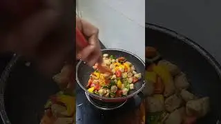 बिना लहसुन प्याज के अखनी सोया#Is Tarah banaogi Sab ungaliyan chatate Rah Jayenge#recipe #vegkitchen