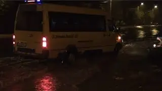 ძლიერი წვიმის შედეგად ქუთაისში ქუჩები დაიტბორა და სახლი ჩამოინგრა