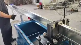 Square tube forming machine