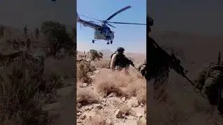 Pakistan army soldiers lift by Mi 17 halicapter 🚁🚁 #pakistanmilitarypower