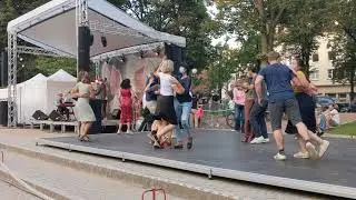 Swingtanzen in Hamburg: Altona swingt zu Braun&rsquo;s Chocolate bei der ALTONALE 2021