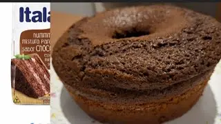 BOLO RÁPIDO COM MASSA PRONTA .