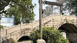 江門市新會羅坑鎮以造“香”產業出名。“阮氏”宗族聚居的潭岡鄉高第里。旅港鄉親阮沃堂先生出資興建的阮沃堂大道、香城大道。