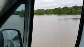 Como esta de lleno de agua el ADDICKS RESERVORIO despues de la tormenta.