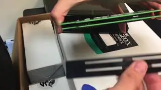 Safely Opening a Neo Geo AES homecart cartridge with metal spudgers
