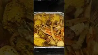 WALMART FROZEN SEAFOOD BOIL #shorts #seafoodboil #seafood 🦀