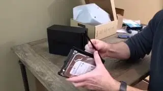 Install a hard drive into the Synology DS216+ in 30 Seconds