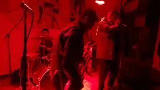 Los Flechados - Fr&iacute;vola En vivo
