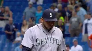 SEA@TB: Benoit gets Pearce with a strikeout, ends 8th