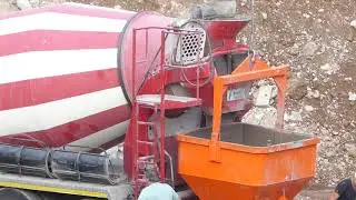 Gro&szlig;baustelle Volksbank Freiburg Betonmischer