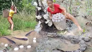 Adventure solo in jungle: Mushroom duck egg cooking, Spearfishing & Fish curry for food with dogs
