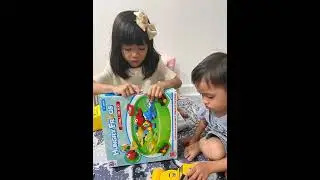 Hungry Frogs #playing #hungryfrog