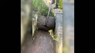 Peeling the drainage ditch