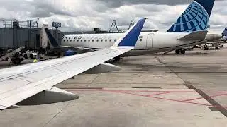 United Airlines flight UA3484 landing at Chicago O&rsquo;Hare International Airport (ORD) / IND-ORD