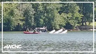 2 dead after plane crashes into Lake Hickory