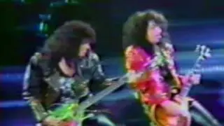KISS - Calling Dr. Love / Rise To It - Middletown 1990