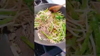 Bean sprouts stir fry