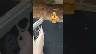 CZ3035 ALFA PROJOT Cal. 25 Auto  tiro no boneco bal&iacute;stico.