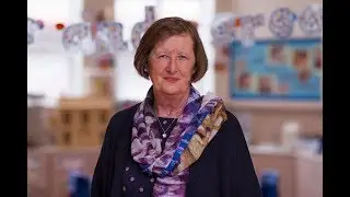 Eleanor Jarrold - Pennaeth y Flwyddyn/Headteacher of the Year