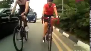 Coductor provoca accidente de ciclistas