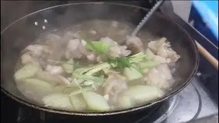 Masarap na luto sa tinulang manok na may malungay