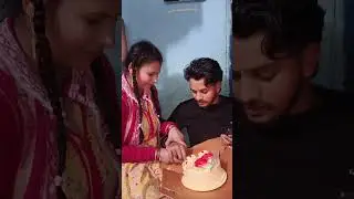 12:00 baje humne cake cutting  #husbandwife#love#viral#anniversary#public#video@ishakicomedy