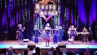 Carla Martin Singing Your Great Name By Todd Dulaney @ The World Famous Gospel Brunch